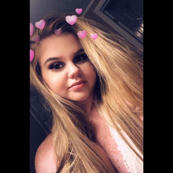 Meet your Posher, Kaitlyn - Picture 1 of 1